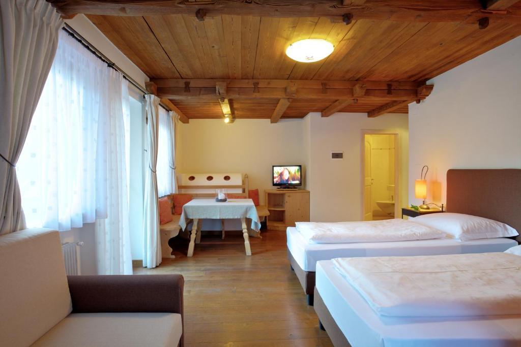 Eggentaler Hotel Cardano Room photo